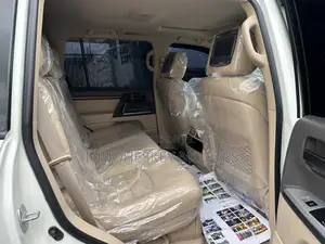 Toyota Land Cruiser 4.6 V8 GX-R 2015 White