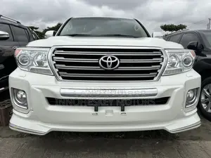 Toyota Land Cruiser 4.6 V8 GX-R 2015 White