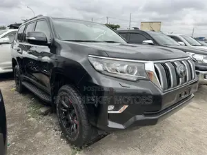 Toyota Land Cruiser Prado 2023 Black