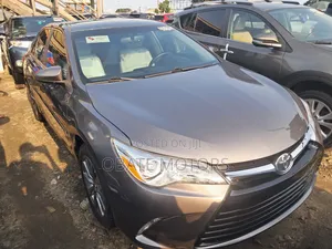 Toyota Camry XLE V6 4dr Sedan (3.6L 6cyl 6A) 2016 Gray