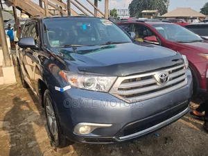 Toyota Highlander Limited 3.5l 4WD 2013 Blue