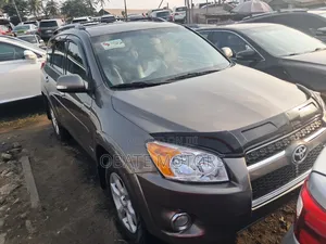Toyota RAV4 3.5 Limited 2012 Gold