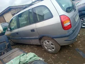 Opel Zafira 2021 Silver