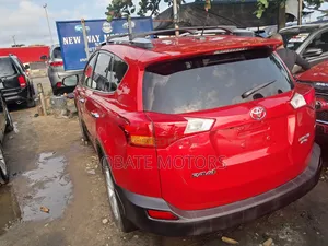 Toyota RAV4 Limited 4dr SUV (2.5L 4cyl 6A) 2015 Red
