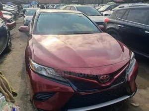 Toyota Camry XSE 4dr Sedan (2.5L 4cyl 6A) 2017 Red