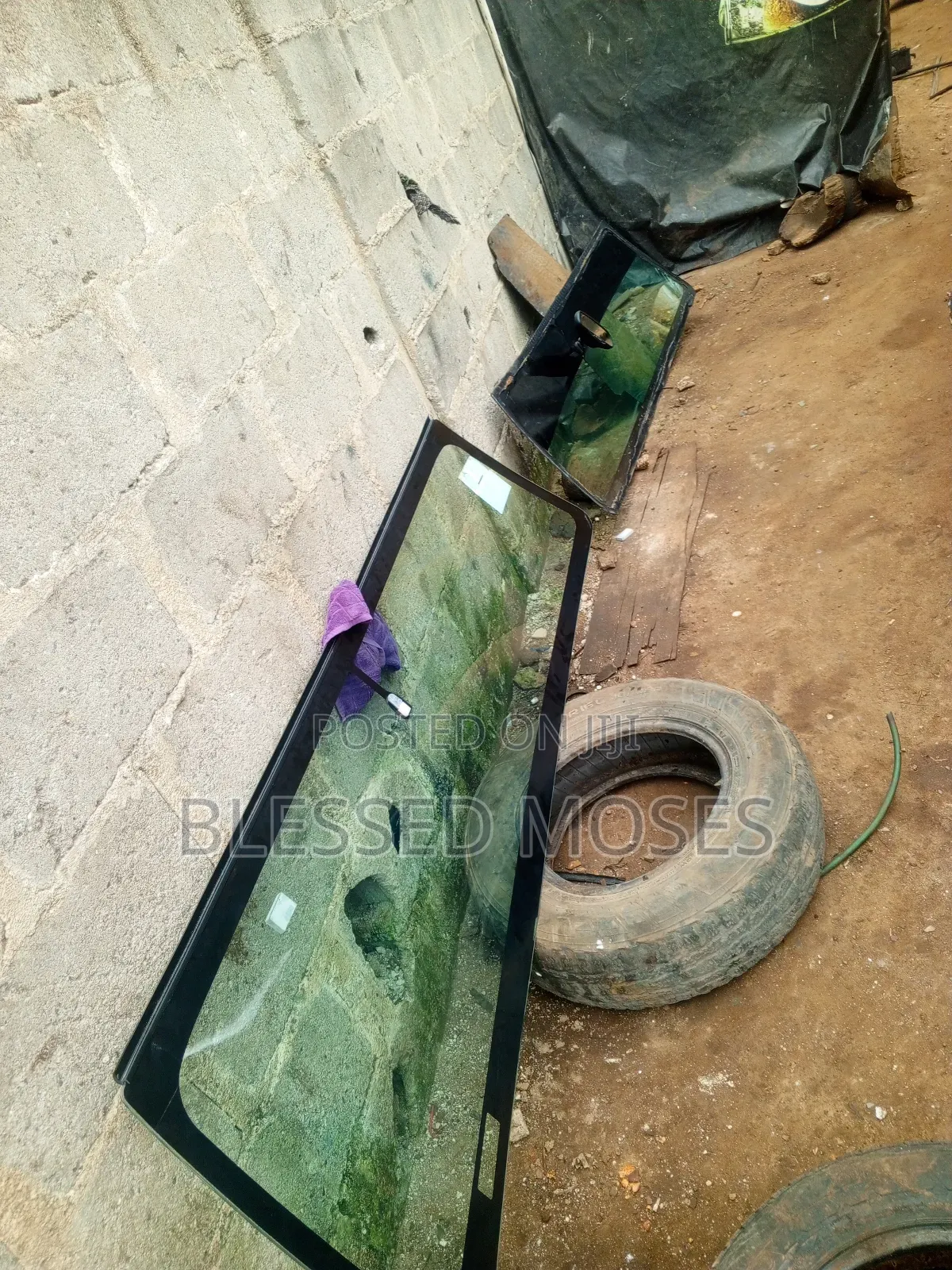 Hummer Jeep 2005 Front Windscreen
