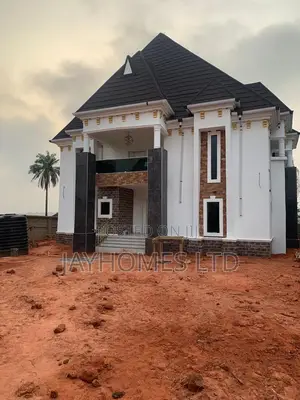 Furnished 4bdrm Duplex in Ogbeozoma Okpanam, Oshimili South for sale