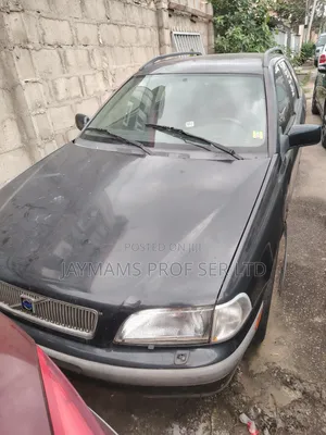 Volvo V40 1999 Black