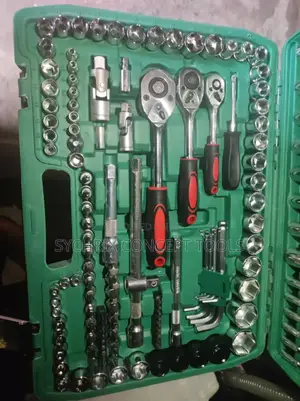 Ratchet Socket Wrench