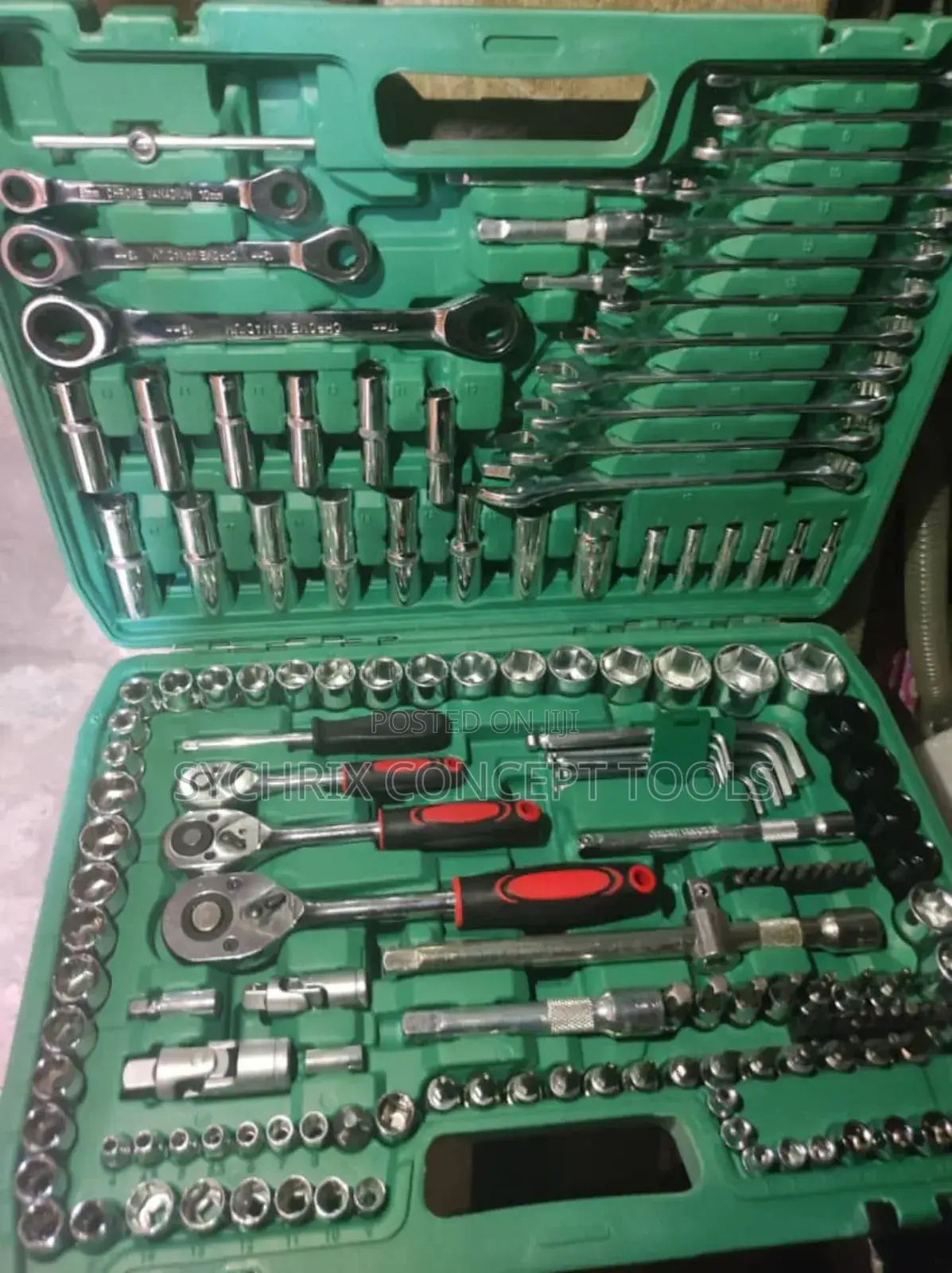 Ratchet Socket Wrench