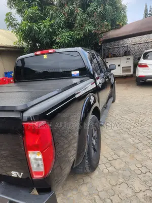 Nissan Frontier Crew Cab SE 4x4 2011 Black