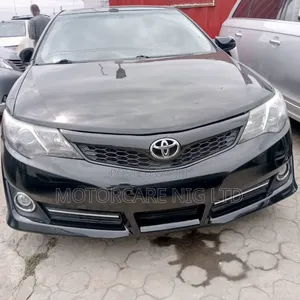 Toyota Camry SE V6 4dr Sedan (3.5L 6cyl 6A) 2013 Black