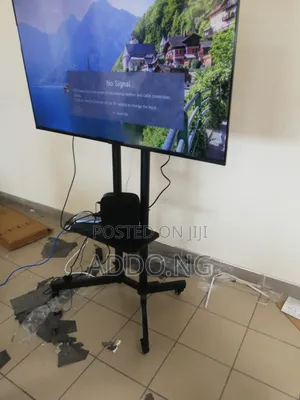 Moveable Television Stand for 32 to 70 Inch