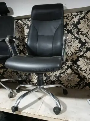 Executive Leather Office Swivel Chair