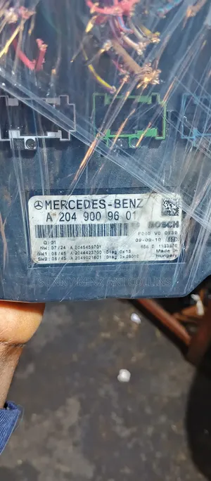Front Fuse Box C300 W204 ,Glk