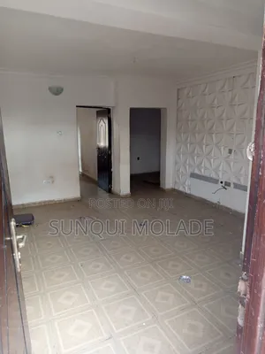 Mini Flat in Off Balogun, Obafemi Awolowo Way for rent