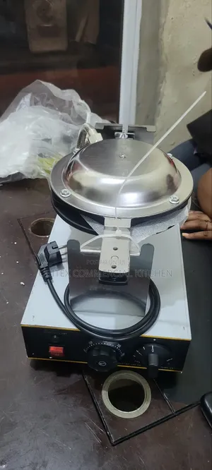 Ccommercial Electric Egg Waffle Machine Is Available for Sales