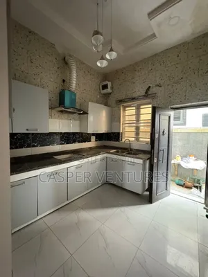 1bdrm Shared Apartment in Van Daniels, Lekki Phase 2 for rent