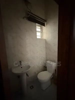 1bdrm Shared Apartment in Van Daniels, Lekki Phase 2 for rent
