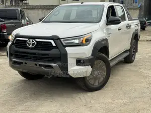 New Toyota Hilux 2025 White