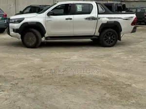New Toyota Hilux 2025 White