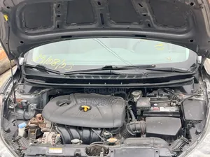 Hyundai Elantra GLS 2011 Silver