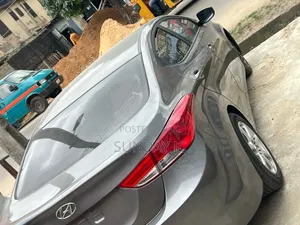 Hyundai Elantra GLS 2011 Silver