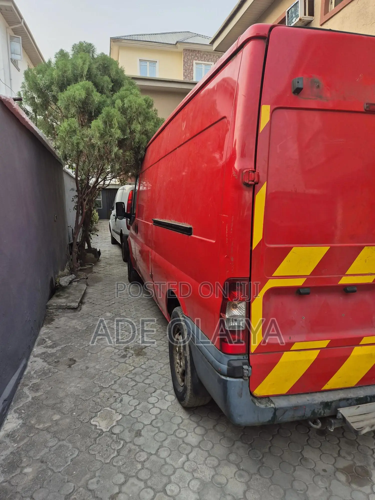 Ford Transit 2012 Red