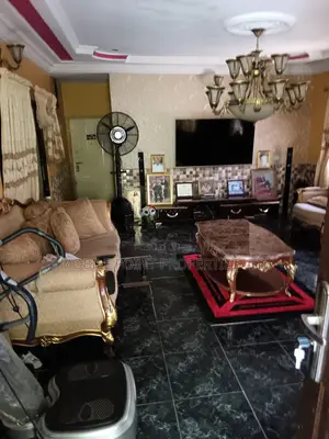 6bdrm Apartment in Apo Resettlement for sale