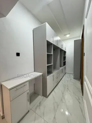 5bdrm Duplex in Magodo Phase2 for rent