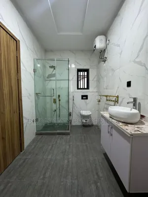 5bdrm Duplex in Magodo Phase2 for rent