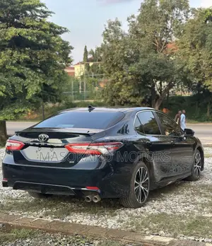 Toyota Camry 2018 Blue