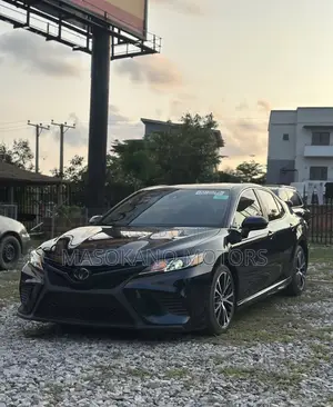 Toyota Camry 2018 Blue