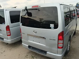 Toyota HiAce 2010 Silver