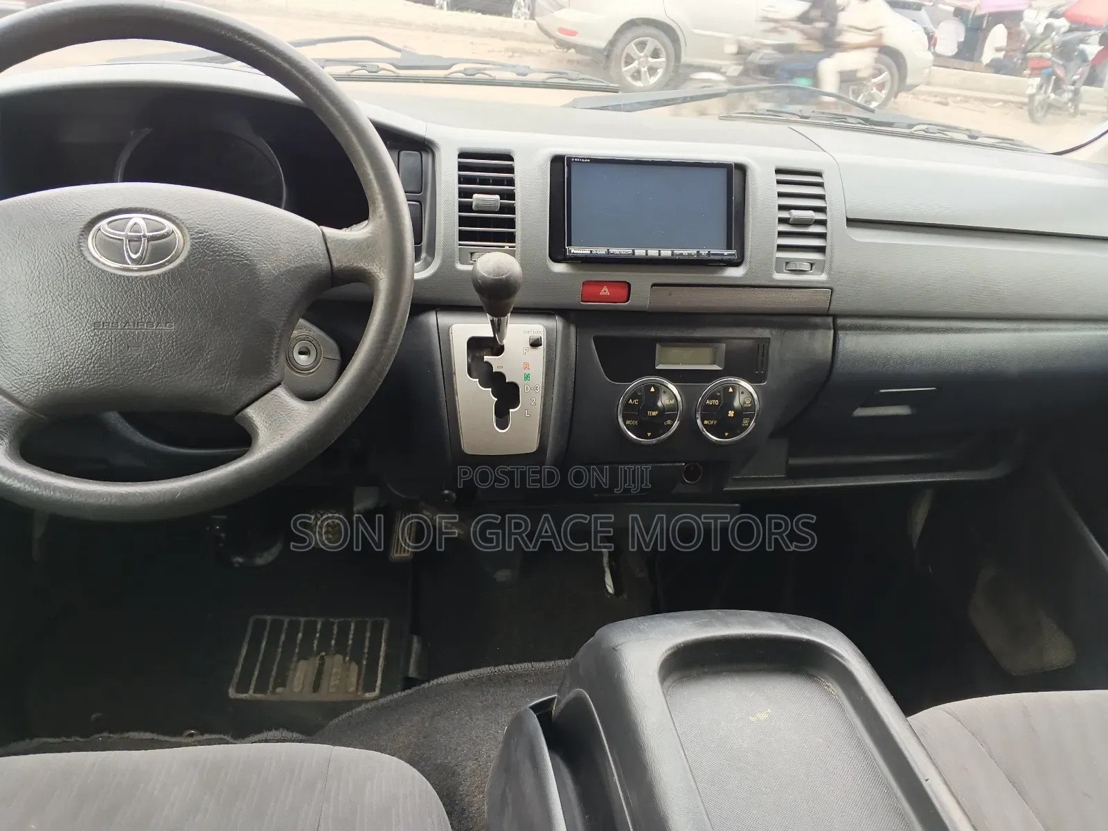 Toyota HiAce 2012 White