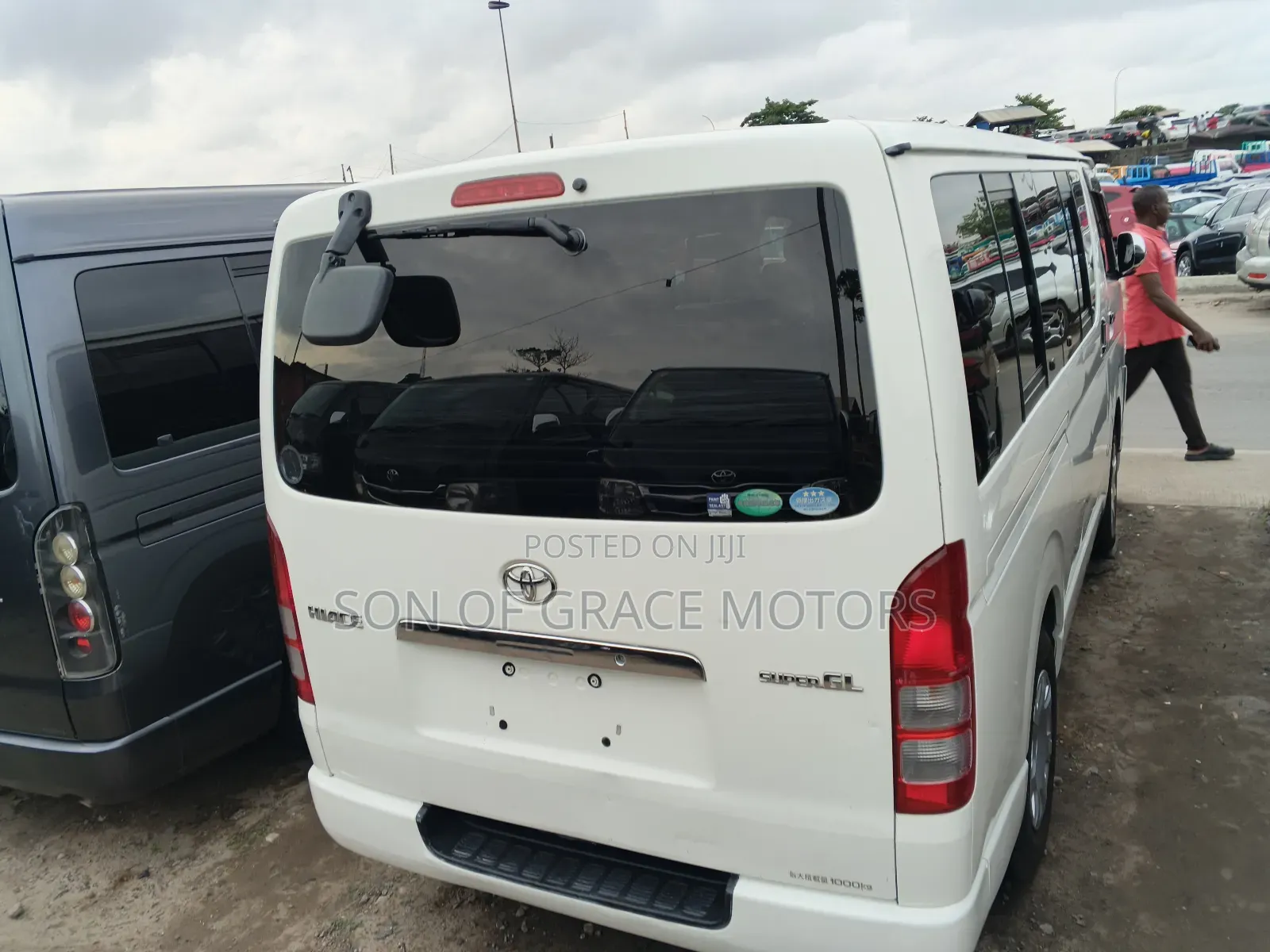 Toyota HiAce 2012 White