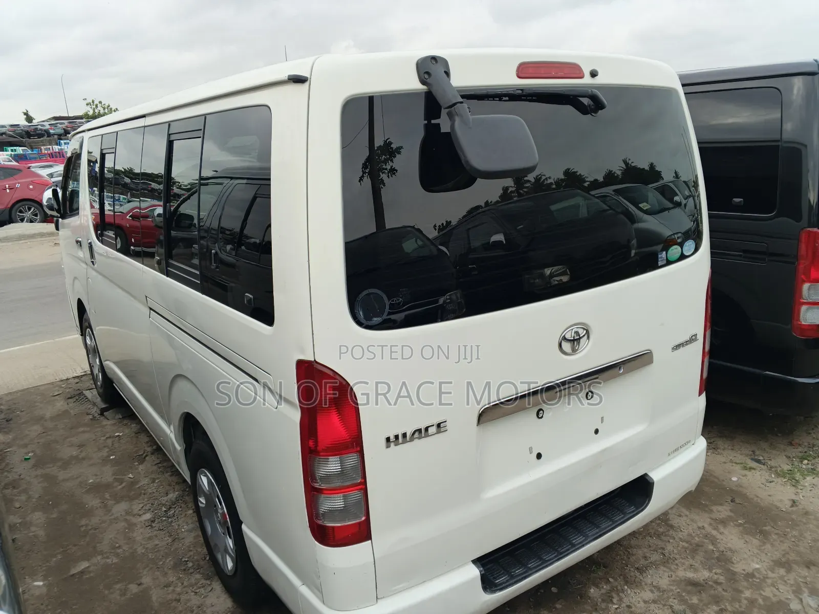 Toyota HiAce 2012 White