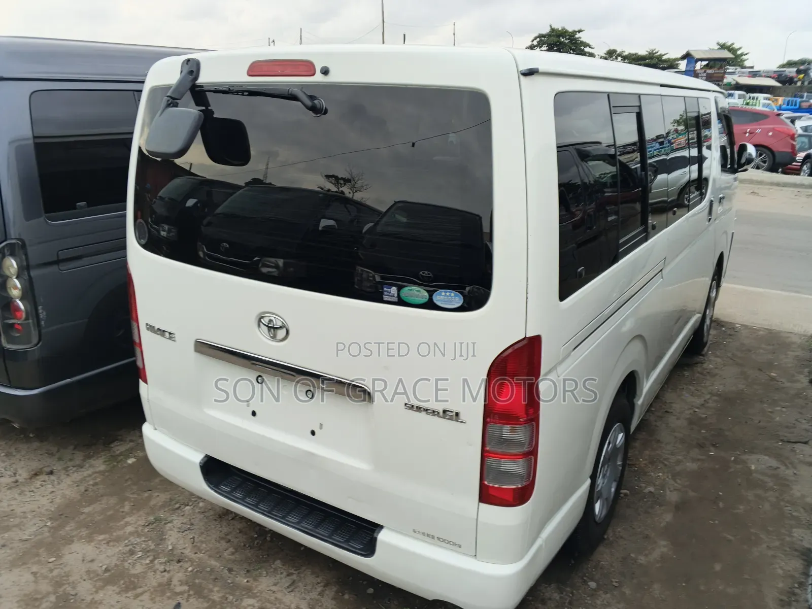 Toyota HiAce 2012 White