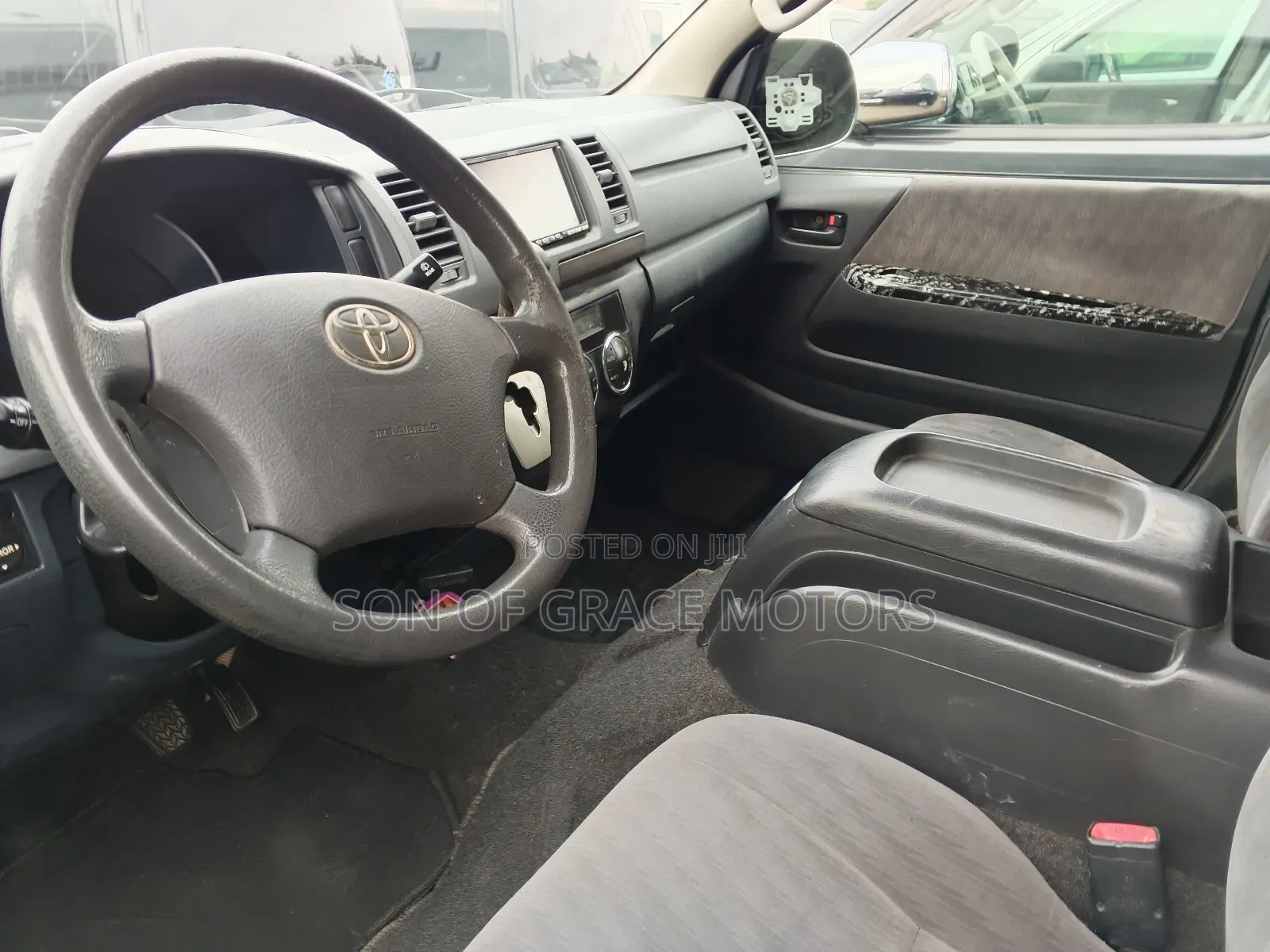 Toyota HiAce 2010 Black