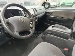 Toyota HiAce 2010 Black