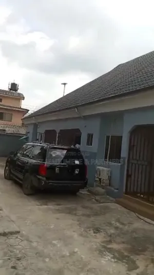 3bdrm Block of Flats in Nvuigwe, Woji, Port for sale