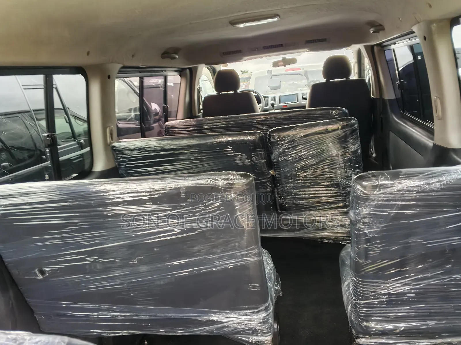 Toyota HiAce 2010 Black