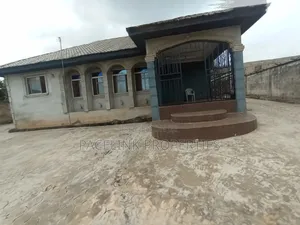 3bdrm Bungalow in Ado-Odo/Ota for sale
