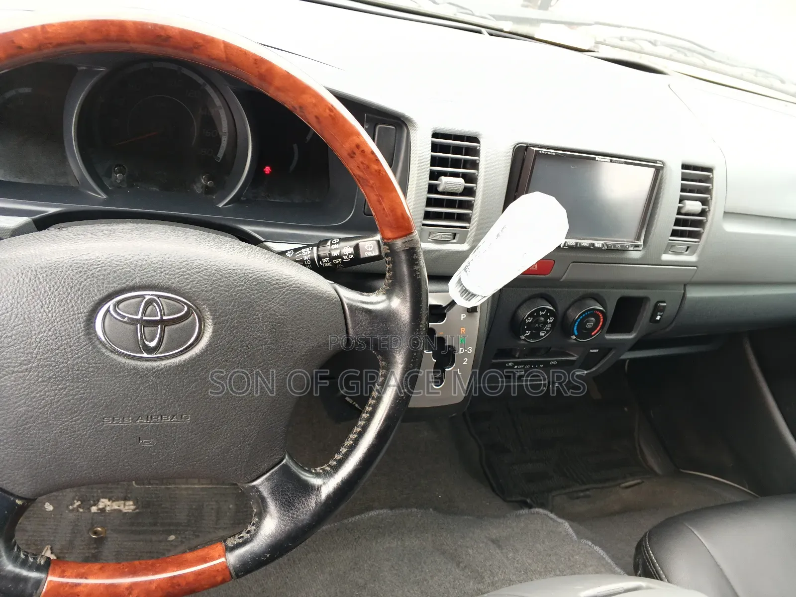Toyota HiAce 2012 White