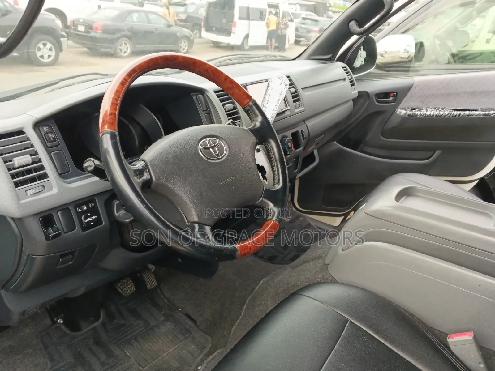 Toyota HiAce 2012 White