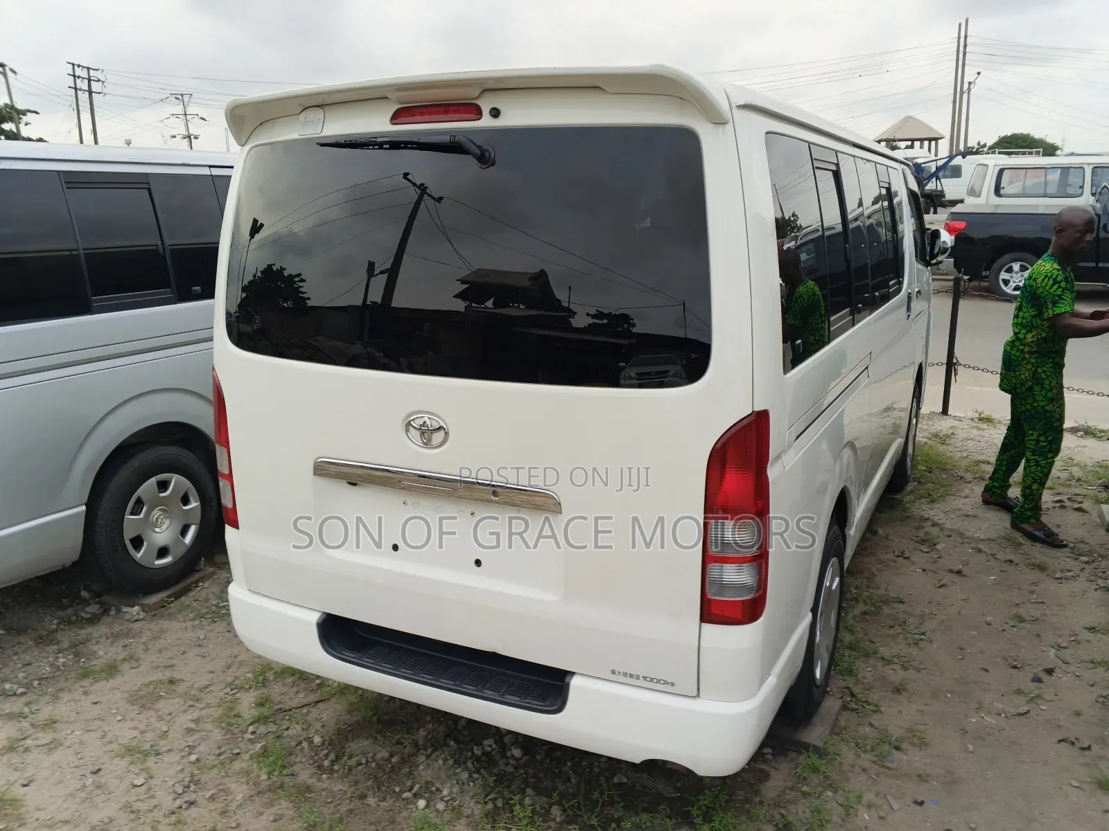 Toyota HiAce 2012 White