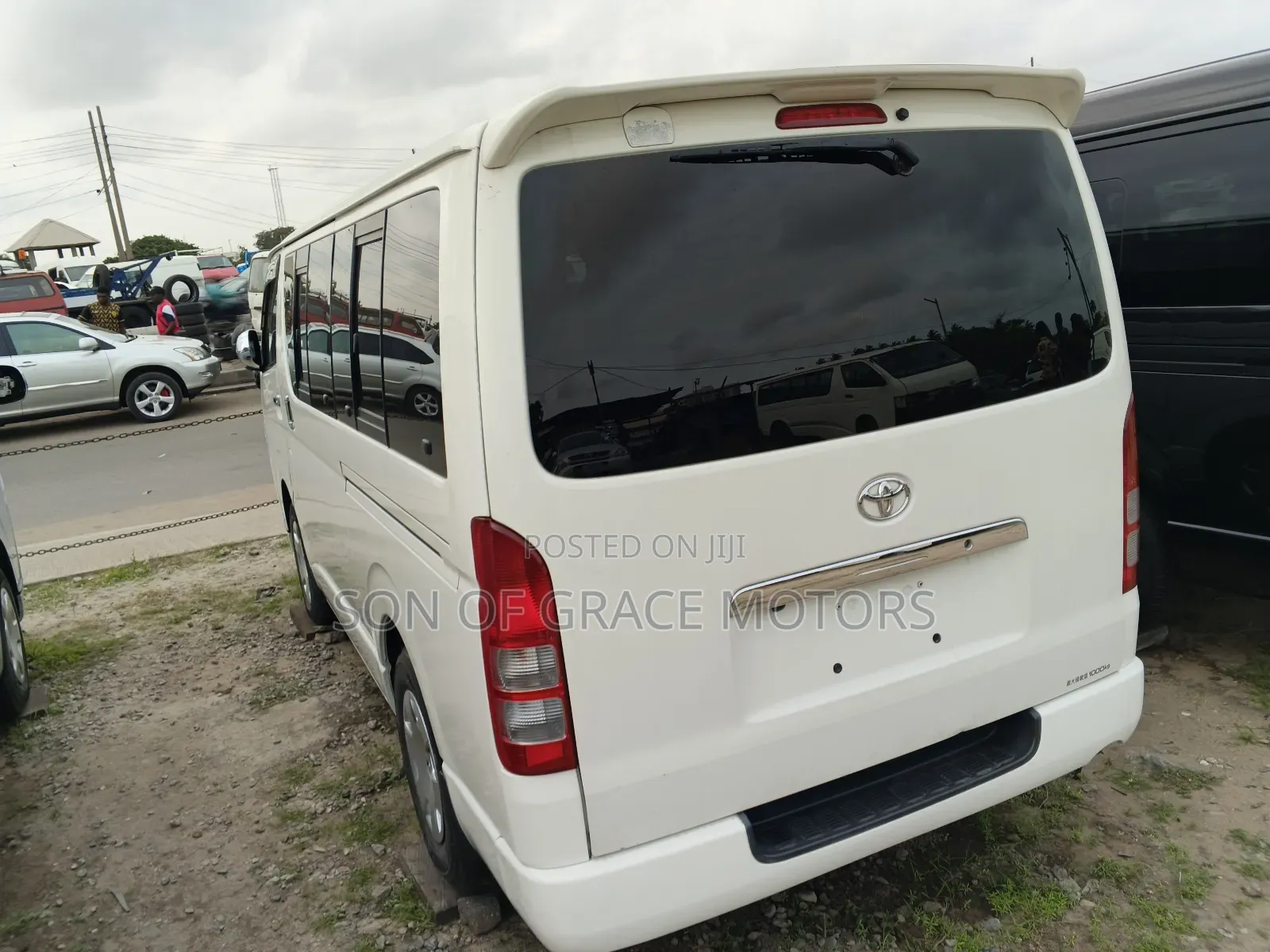 Toyota HiAce 2012 White
