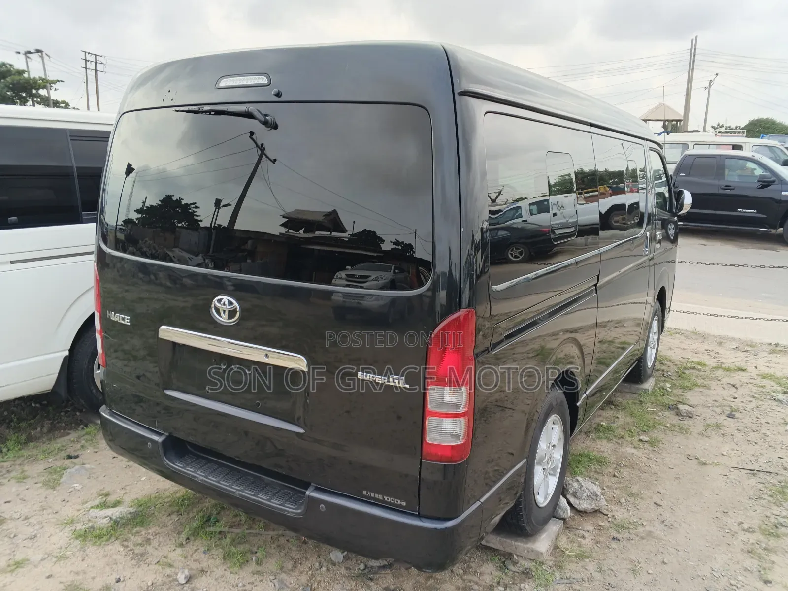 Toyota HiAce 2012 Black