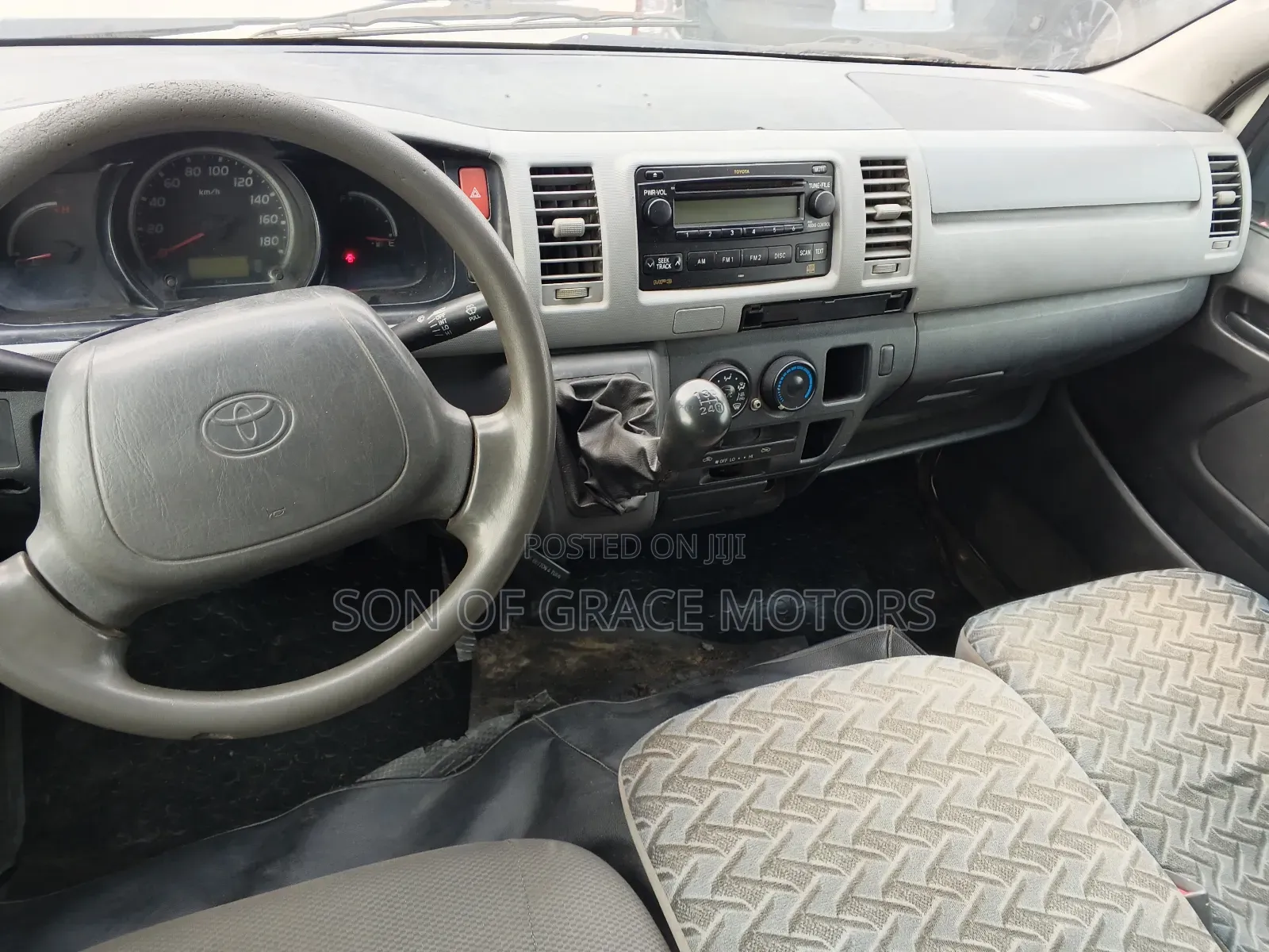 Toyota HiAce 2010 White