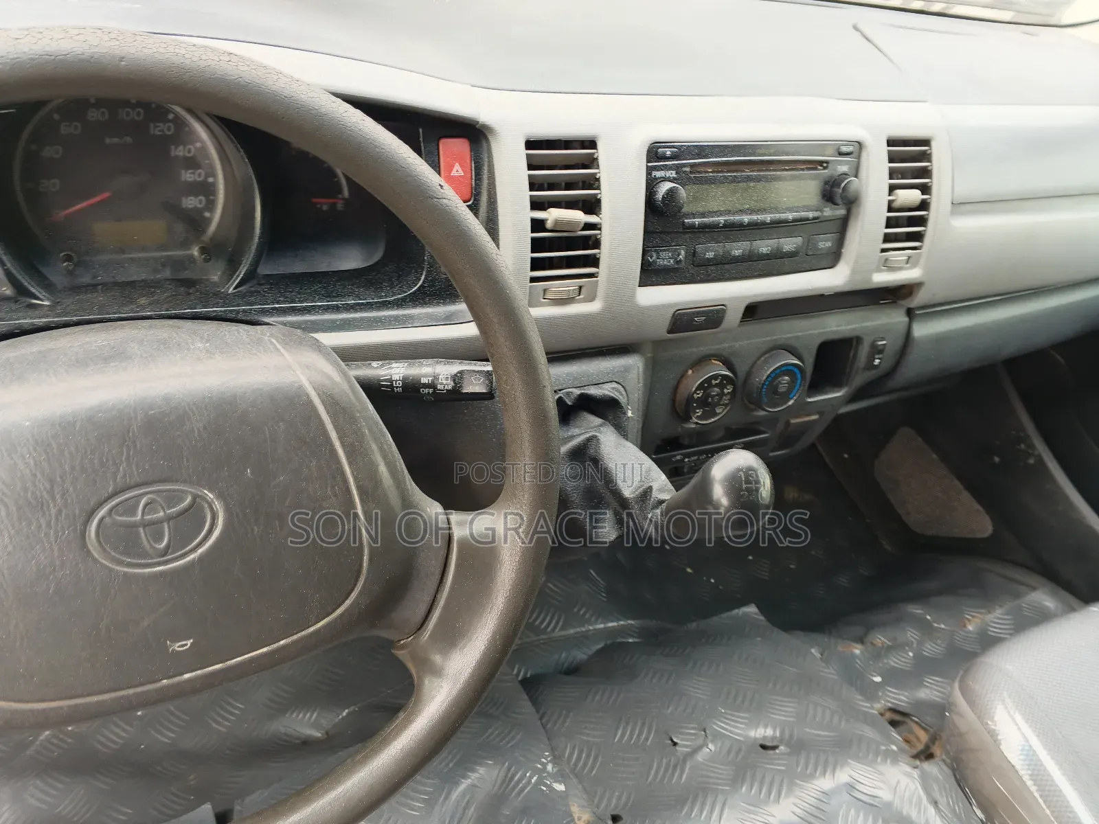 Toyota HiAce 2010 White